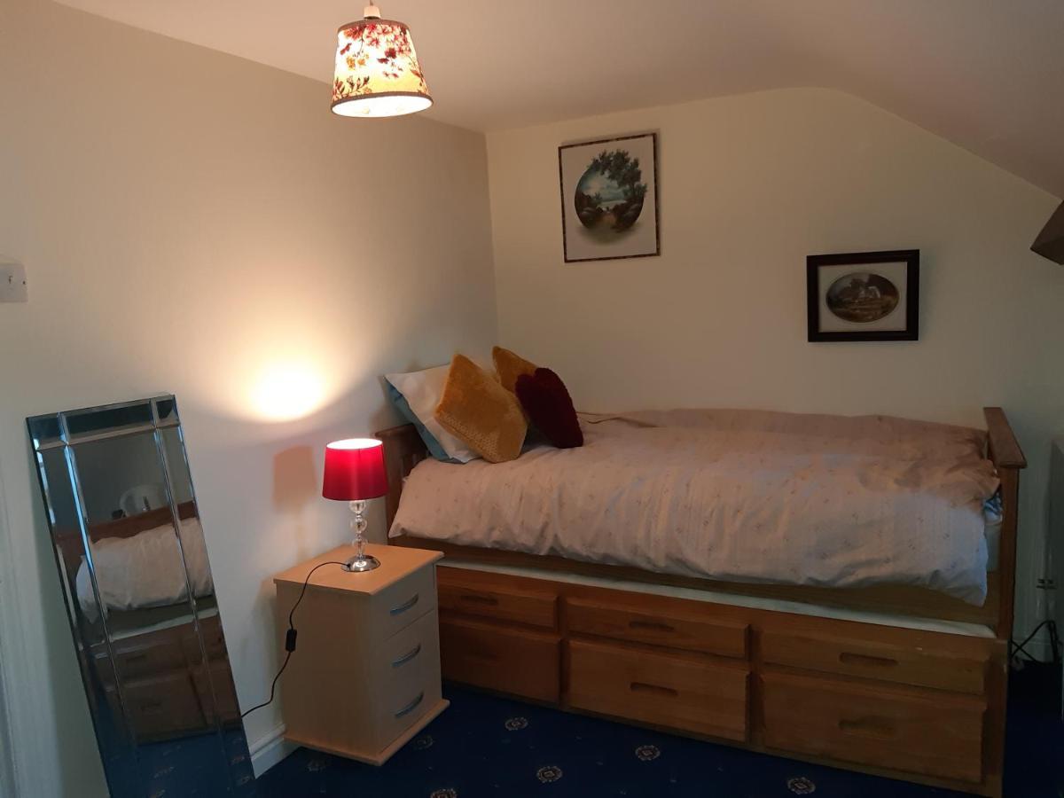 Phoenix Nights Guest House Barrow-in-Furness Exterior foto